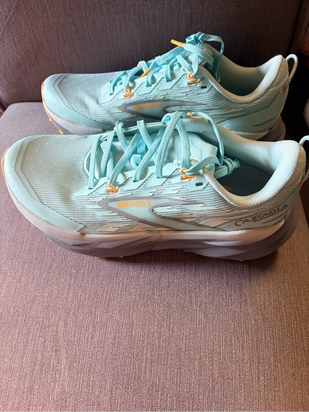 Light Teal Women's Athletic Sneakers - Brooks - Picture 3 of 6